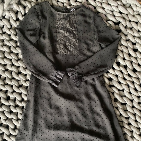 Sheer black dress with lace - Picture 2 of 3